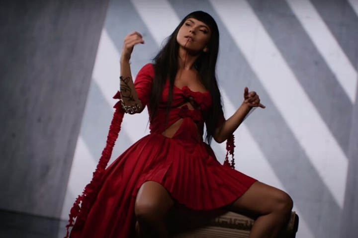 INNA, interviu exclusiv despre 2020, despre regrete, planuri si despre iubitul ei. „Razvan (Deliric) este un om special.”
INNA, interviu exclusiv despre 2020, despre regrete, planuri si despre iubitul ei. „Razvan (Deliric) este un om special.”