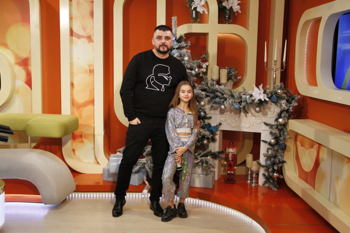 Anatolie si Kamelia Melnic, adorabili impreuna. Cat de mandru este de fetita sa, dar si de noul sau job de prezentator PRO TV Anatolie si Kamelia Melnic, adorabili impreuna. Cat de mandru este de fetita sa, dar si de noul sau job de prezentator PRO TV