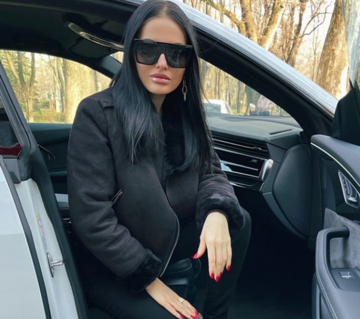 Masina visurilor pentru Tany Vander este acum un Bentley. „Interesant cum se schimba dorintele si aspiratiile noastre cu trecerea anilor.” Masina visurilor pentru Tany Vander este acum un Bentley. „Interesant cum se schimba dorintele si aspiratiile noastre cu trecerea anilor.”