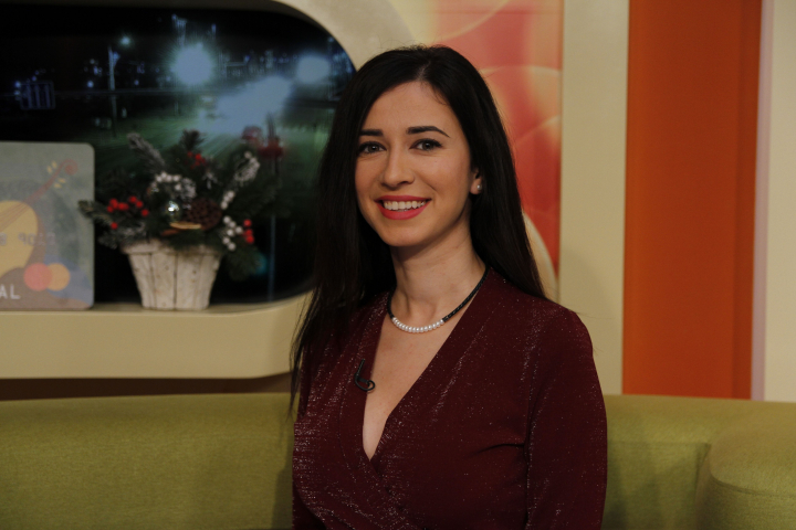 Stela Botan, alaturi de moldovenii stabiliti in toate colturile lumii. Impreuna au realizat un imn al diasporei: „Este un mesaj dedicat celor care sunt plecati peste hotare pentru un trai mai bun”