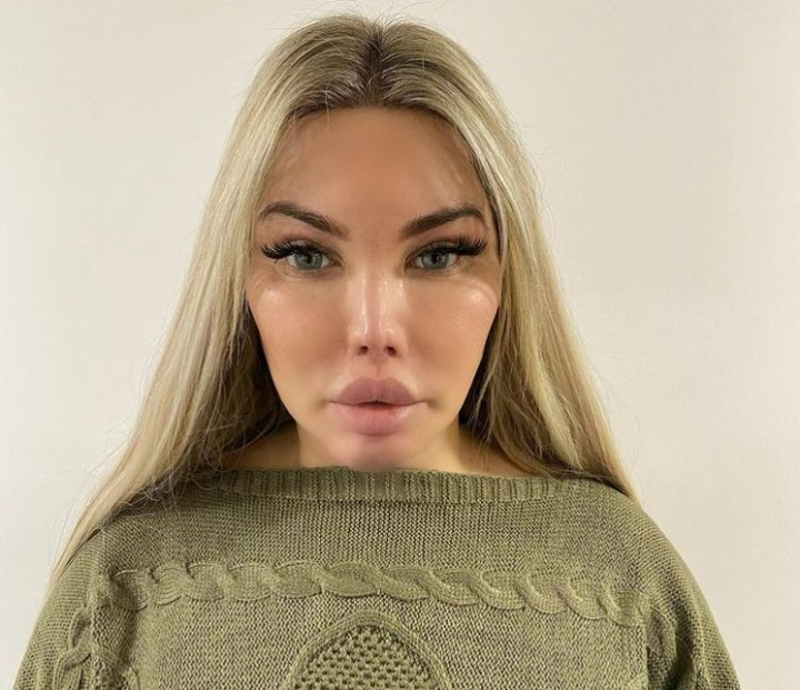 Jessica (Rodrigo) Alves, fara machiaj dupa ce s-a transformat din Barbatul Ken in Papusa Barbie Jessica (Rodrigo) Alves, fara machiaj dupa ce s-a transformat din Barbatul Ken in Papusa Barbie