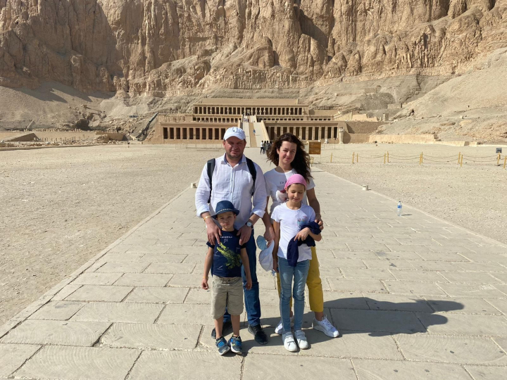 Din birou - pe nisipuri fierbinti. Ion Ceban, intr-o vacanta de lux in Egipt cu familia: "Am putut vedea pe viu piramidele" Din birou - pe nisipuri fierbinti. Ion Ceban, intr-o vacanta de lux in Egipt cu familia: "Am putut vedea pe viu piramidele"