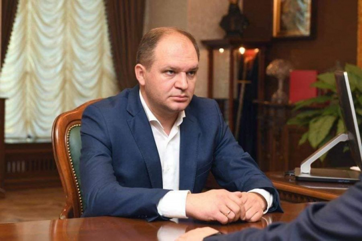 "Iti voi socoti dintii cand te intalnesc". Ion Ceban l-a amenintat pe jurnalistul Andrei Bolocan dupa ce acesta a publicat un video despre vacanta primarului in Egipt, dar si locul de munca al sotiei sale "Iti voi socoti dintii cand te intalnesc". Ion Ceban l-a amenintat pe jurnalistul Andrei Bolocan dupa ce acesta a publicat un video despre vacanta primarului in Egipt, dar si locul de munca al sotiei sale