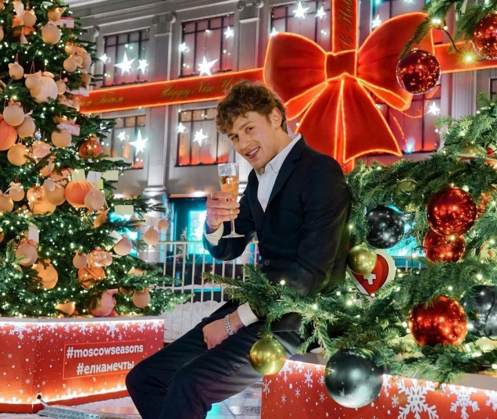 La doar 22 de ani, Dan Virlan este cel mai popular moldovean pe Instagram, cu peste 2 milioane de urmaritori si se mandreste cu colaborarea cu Olga Buzova: „ Imi este simpatica ca si om... lucreaza de zece ori mai mult decat mine, decat multi oameni”