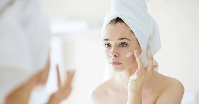 Daca vrei sa iti pastrezi pielea tanara si frumoasa, ai grija la folosirea SPF-ului si iarna, care este extrem de importanta - VIDEO Daca vrei sa iti pastrezi pielea tanara si frumoasa, ai grija la folosirea SPF-ului si iarna, care este extrem de importanta - VIDEO