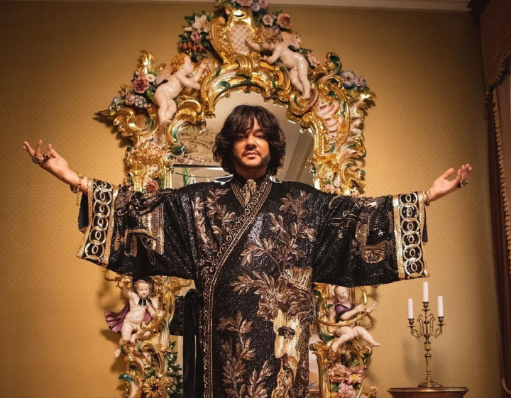 Nu l-ai vazut niciodata cu un asemenea look! Kirkorov din nou sparge stereotipurile. Ce a comentat Natalia Gordienko Nu l-ai vazut niciodata cu un asemenea look! Kirkorov din nou sparge stereotipurile. Ce a comentat Natalia Gordienko