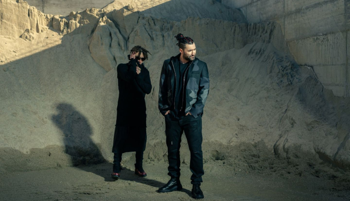 Smiley „Lasa inima sa zbiere” alaturi de Killa Fonic intr-un vibe nebun - VIDEO Smiley „Lasa inima sa zbiere” alaturi de Killa Fonic intr-un vibe nebun - VIDEO