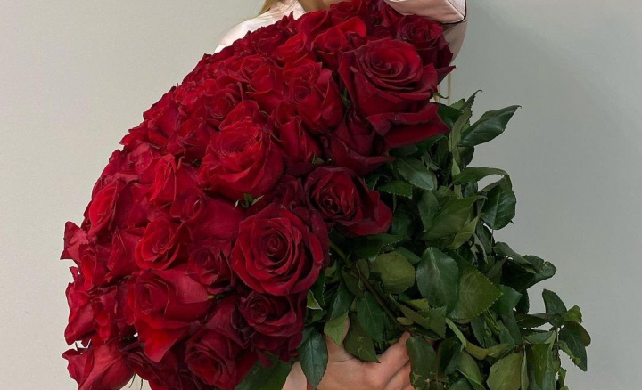 Orice femeie si-ar dori sa fie in locul ei. Ziua Indragostitilor - memorabila pentru Gabriella Damir