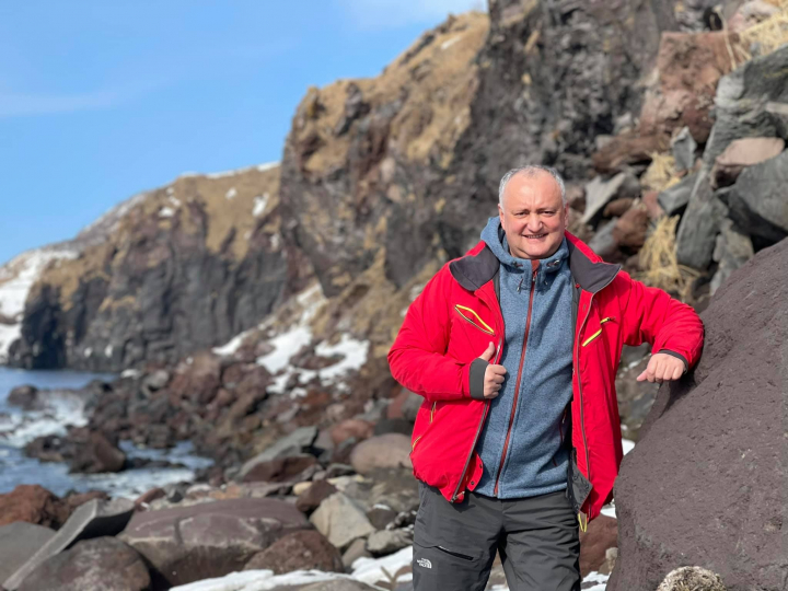 La 46 de ani impliniti, Igor Dodon si-a sarbatorit ziua de nastere la "capatul lumii". Unde a pozat ex-presedintele