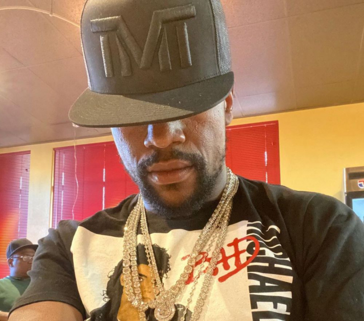 Mayweather nu s-a uitat la bani! Cadoul HALUCINANT pe care i l-a cumparat nepotului care are doar o luna! A costat 37 000 de euro
Mayweather nu s-a uitat la bani! Cadoul HALUCINANT pe care i l-a cumparat nepotului care are doar o luna! A costat 37 000 de euro