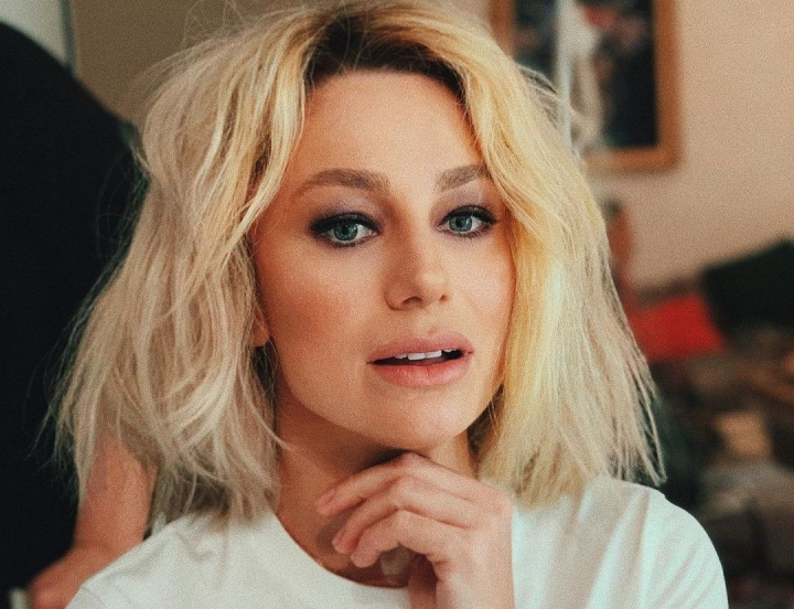 Cu picioare lungi si extrem de sexy, Natalia Gordienko i-a felicitat pe barbati, cu ocazia zilei de 23 februarie Cu picioare lungi si extrem de sexy, Natalia Gordienko i-a felicitat pe barbati, cu ocazia zilei de 23 februarie