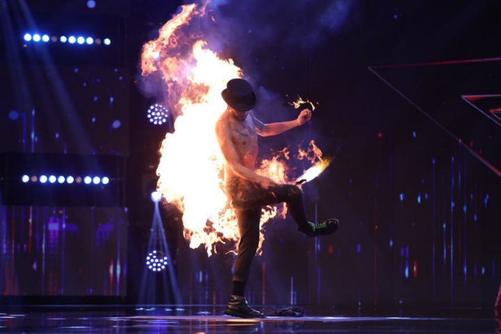 MUY MOI SHOW a uimit cu un numar pe care juratii de-abia l-au putut privi. A participat si la show-ul America’s Got Talent MUY MOI SHOW a uimit cu un numar pe care juratii de-abia l-au putut privi. A participat si la show-ul America’s Got Talent