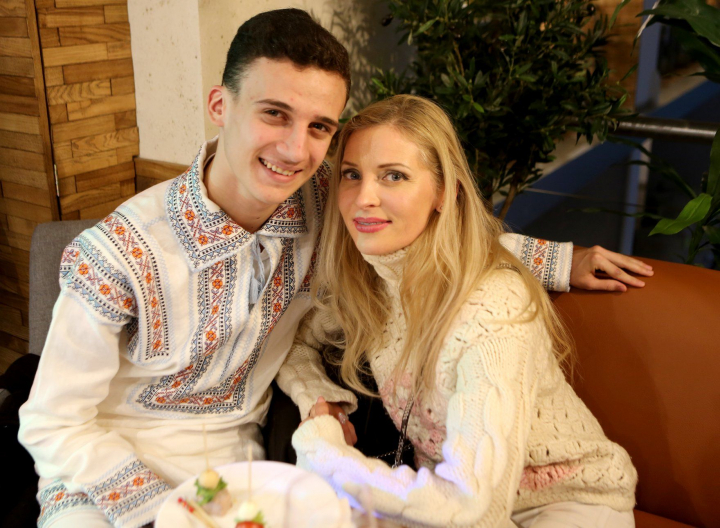 Acasa la Irina Bivol! Cum a fost surprinsa artista, chiar de ziua ei, de Gabriel Nebunu, cel care o considera ca pe o mama. „De acolo s-a legat o prietenie frumoasa” Acasa la Irina Bivol! Cum a fost surprinsa artista, chiar de ziua ei, de Gabriel Nebunu, cel care o considera ca pe o mama. „De acolo s-a legat o prietenie frumoasa”