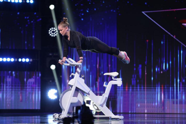 "N-am vazut in viata mea asa ceva!". Olena Sheremet a venit pe scena Romanii au talent cu un numar inedit "N-am vazut in viata mea asa ceva!". Olena Sheremet a venit pe scena Romanii au talent cu un numar inedit