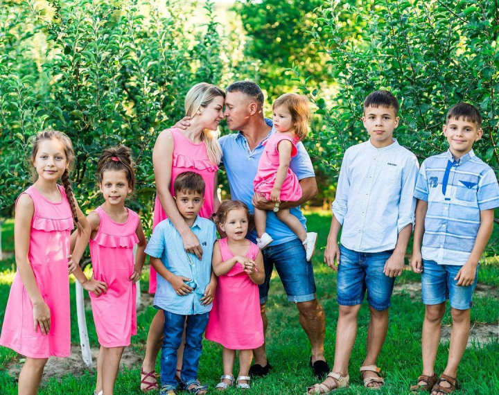 De 7 ori mama. In vizita la Marina Carnat, femeia exemplu. Cum le reuseste pe toate, dar si sa arate de milioane: "Niciodata nu mi-am dorit atat de multi copii" - VIDEO