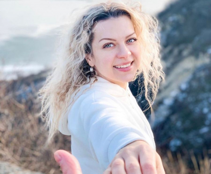 Marina Carnat, mama a 7 copii, e insarcinata cu al 8-lea! Anuntul emotionant pe care l-a facut bloggerita - VIDEO Marina Carnat, mama a 7 copii, e insarcinata cu al 8-lea! Anuntul emotionant pe care l-a facut bloggerita - VIDEO