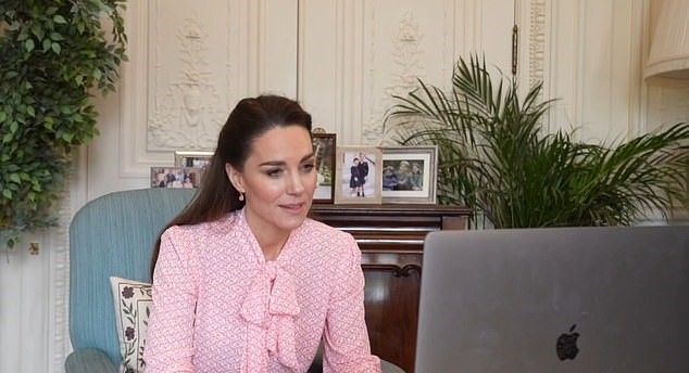 Mesajul ASCUNS pentru Meghan Markle dupa DEZVALUIRILE SOC?! Cum a aparut Kate Middleton dupa interviul care a facut inconjurul planetei Mesajul ASCUNS pentru Meghan Markle dupa DEZVALUIRILE SOC?! Cum a aparut Kate Middleton dupa interviul care a facut inconjurul planetei