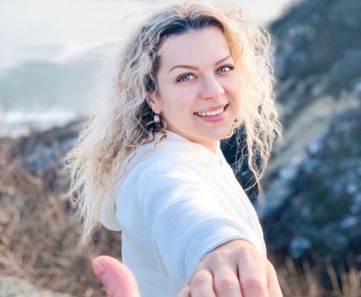 De 8 ori mama. Marina Carnat - prima imagine cu burtica: "De ce am ascuns pana acum sarcina?"