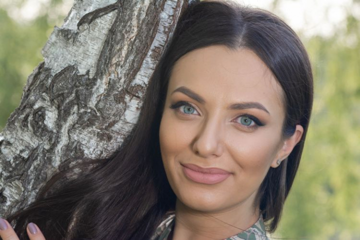 Femeia cu ochi de diamant. De unde vine Suada Karkouki - cea mai orientala aparitie de la TV: "Prenumele l-am mostenit de la bunica de pe linia tatalui, care este din Damasc, Siria"