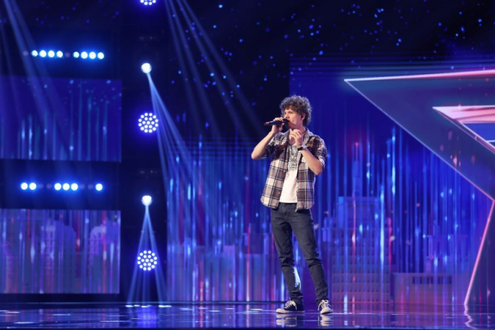 Interpretarea emotionanta cu care Simion Caragia a determinat-o pe Andra sa il laude pentru talentul sau: ”Ah, ce stil frumos!” Interpretarea emotionanta cu care Simion Caragia a determinat-o pe Andra sa il laude pentru talentul sau: ”Ah, ce stil frumos!”