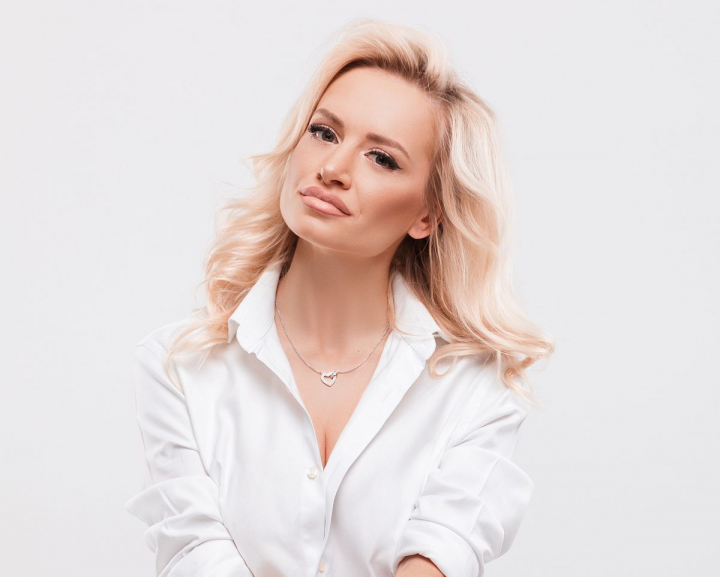 Anisoara Loghin a devenit mamica! Ce prenume au ales parintii pentru baietel. Prima imagine cu micutul Anisoara Loghin a devenit mamica! Ce prenume au ales parintii pentru baietel. Prima imagine cu micutul