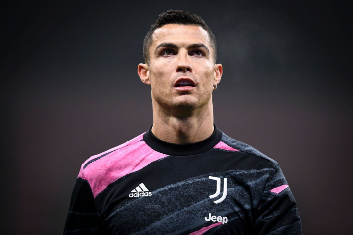 Cristiano Ronaldo, o noua postare virala: peste 8 milioane de like-uri! Si-a aratat abdomenul plin de patratele Cristiano Ronaldo, o noua postare virala: peste 8 milioane de like-uri! Si-a aratat abdomenul plin de patratele