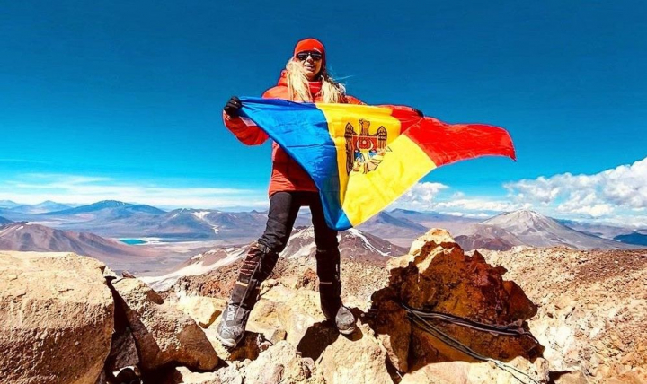 „Da, acolo mor Oameni". Olga Tapordei vrea sa cucereasca Everestul, dupa ce a fost prima femeie care a arborat drapelul Moldovei pe cel mai inalt vulcan din lume „Da, acolo mor Oameni". Olga Tapordei vrea sa cucereasca Everestul, dupa ce a fost prima femeie care a arborat drapelul Moldovei pe cel mai inalt vulcan din lume