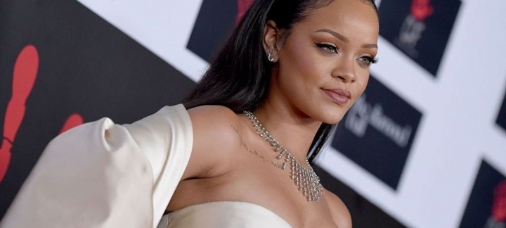 Rihanna si-a cumparat o casa in Beverly Hills! Suma HALUCINANTA cheltuita de artista cu o avere de 550 de milioane de dolari