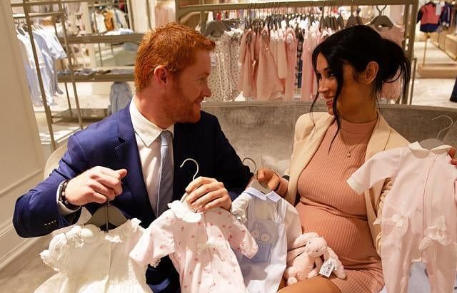 Sosia lui Meghan Markle, probleme uriase dupa interviul exploziv de la Oprah! Ce spune tanara care primeste 300 de lire pentru aparitiile sale Sosia lui Meghan Markle, probleme uriase dupa interviul exploziv de la Oprah! Ce spune tanara care primeste 300 de lire pentru aparitiile sale