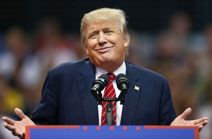 Donald Trump vrea sa-si lanseze propria platforma de socializare, dupa ce i-au fost blocate mai multe conturi pe internet
Donald Trump vrea sa-si lanseze propria platforma de socializare, dupa ce i-au fost blocate mai multe conturi pe internet