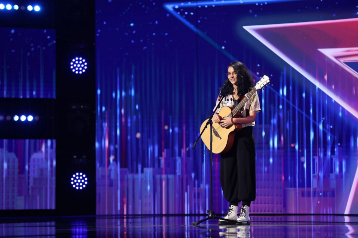 Daria Comanescu a cantat impecabil pe scena talentelor, iar Andra a asigurat-o: ”Este inceputul unei cariere frumoase” - VIDEO Daria Comanescu a cantat impecabil pe scena talentelor, iar Andra a asigurat-o: ”Este inceputul unei cariere frumoase” - VIDEO