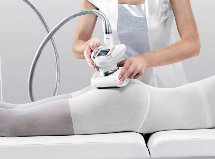 Iti doresti sa scapi de kilogramele nedorite si sa iti remodelezi corpul, fara sa depui efort prea mare? Exista o solutie, masajul LPG. Iulia Cojemeachina, estetician: „Efectul principal este activizarea sistemului limfatic, toate toxinele se elimina” Iti doresti sa scapi de kilogramele nedorite si sa iti remodelezi corpul, fara sa depui efort prea mare? Exista o solutie, masajul LPG. Iulia Cojemeachina, estetician: „Efectul principal este activizarea sistemului limfatic, toate toxinele se elimina”