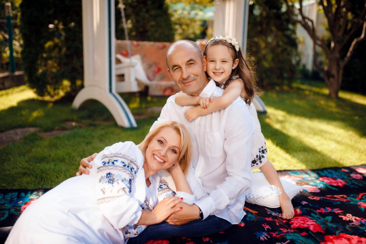 Lorena Bogza - o mama fericita! Fetita ei, Daria, implineste sapte anisori: "De sapte ani ador sa vad cum creste minunea - mai are un pic si e cat mine!" Lorena Bogza - o mama fericita! Fetita ei, Daria, implineste sapte anisori: "De sapte ani ador sa vad cum creste minunea - mai are un pic si e cat mine!"