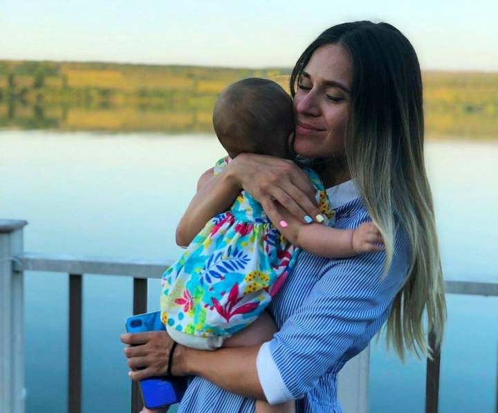 Vlada Mardari - mai firava si mai sensibila! „Rolul de mama m-a transformat, am simtit necesitatea sa devin mai informata ca oricand, mi-am vazut barbatul intr-o alta lumina” Vlada Mardari - mai firava si mai sensibila! „Rolul de mama m-a transformat, am simtit necesitatea sa devin mai informata ca oricand, mi-am vazut barbatul intr-o alta lumina”