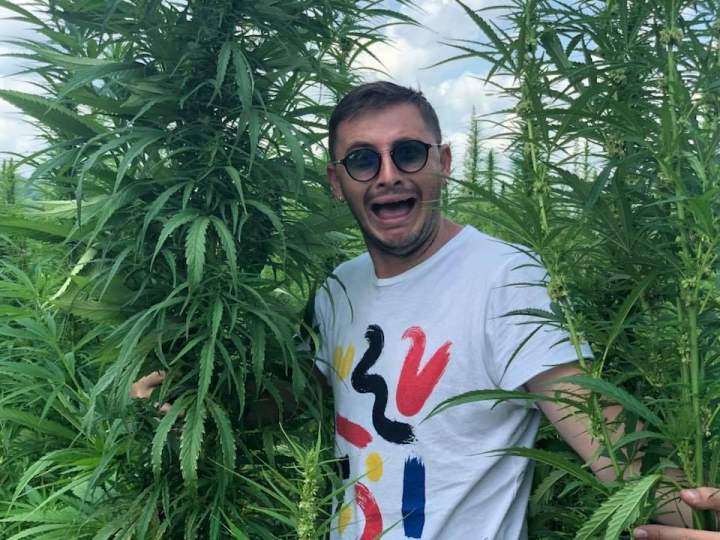 "Duceti-va in p... m...". Emilian Cretu injura presa din Moldova. Ce l-a nemultumit pe indragitul actor - VIDEO "Duceti-va in p... m...". Emilian Cretu injura presa din Moldova. Ce l-a nemultumit pe indragitul actor - VIDEO