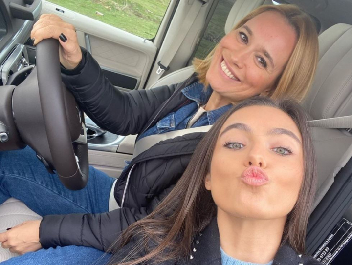 Andreea Esca si Alexia Eram, vacanta ca fetele in Dubai: „Cadoul nostru a sosit” Andreea Esca si Alexia Eram, vacanta ca fetele in Dubai: „Cadoul nostru a sosit”