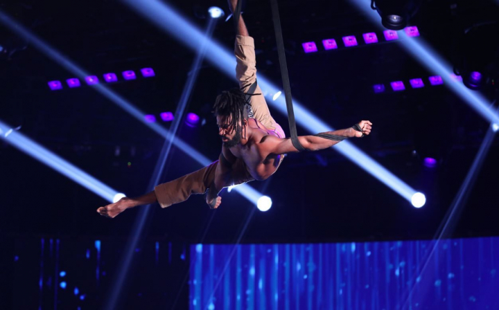 Marco Motta a pus in scena o problema a societatii intr-un numar foarte spectaculos de dans combinat cu acrobatii, la Romanii au Talent: ”A fost superb” - VIDEO
