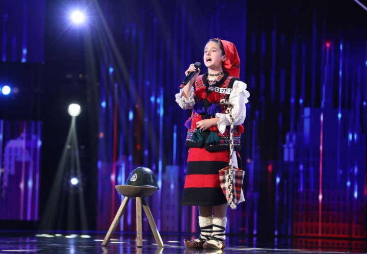 Teodora Luca a adus un omagiu emotionant pentru strabunii ei, iar juratii au ascultat-o cu lacrimi in ochi, la Romanii au Talent: "Pentru talentul tau, ai toata aprecierea mea!” - VIDEO Teodora Luca a adus un omagiu emotionant pentru strabunii ei, iar juratii au ascultat-o cu lacrimi in ochi, la Romanii au Talent: "Pentru talentul tau, ai toata aprecierea mea!” - VIDEO