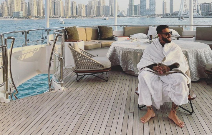 Timati si-a filmat toate doritoarele ce se bat pentru inima lui, din cadrul proiectului „Burlacul", in noul sau videoclip. Cum apar fetele Timati si-a filmat toate doritoarele ce se bat pentru inima lui, din cadrul proiectului „Burlacul", in noul sau videoclip. Cum apar fetele