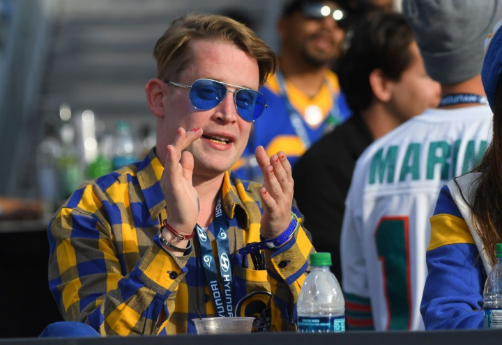 Macaulay Culkin, surprins pe platourile de filmare ale productiei American Horror Story. Cum arata actorul de 40 de ani
