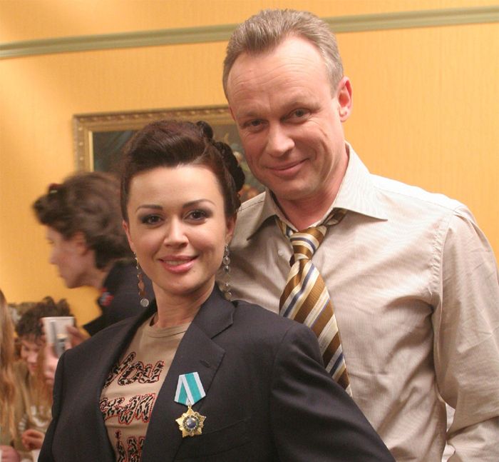 E sosia Anastasiei Zavorotnyuk! Fostul iubit al actritei, Serghei Jigunov, s-a casatorit pentru a treia oara E sosia Anastasiei Zavorotnyuk! Fostul iubit al actritei, Serghei Jigunov, s-a casatorit pentru a treia oara