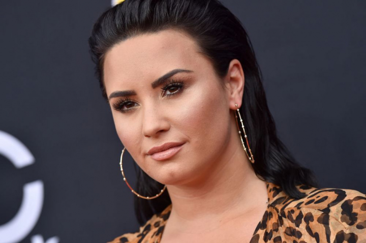 Cantareata Demi Lovato nu-si mai ascunde orientarea sexuala: “Am simtit multa rusine...” Cantareata Demi Lovato nu-si mai ascunde orientarea sexuala: “Am simtit multa rusine...”