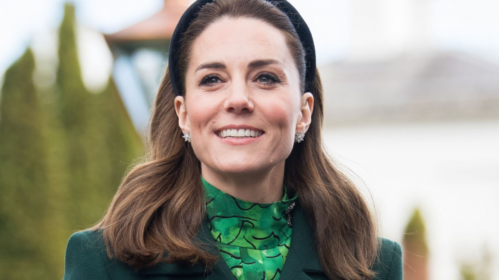 Prizoniera in temnita de aur! Nu-si poate vopsi unghiile cu oja stralucitoare si nu are voie sa joace Monopoly. 10 lucruri care ii sunt interzise lui Kate Middleton. Si viata de ducesa poate fi grea Prizoniera in temnita de aur! Nu-si poate vopsi unghiile cu oja stralucitoare si nu are voie sa joace Monopoly. 10 lucruri care ii sunt interzise lui Kate Middleton. Si viata de ducesa poate fi grea