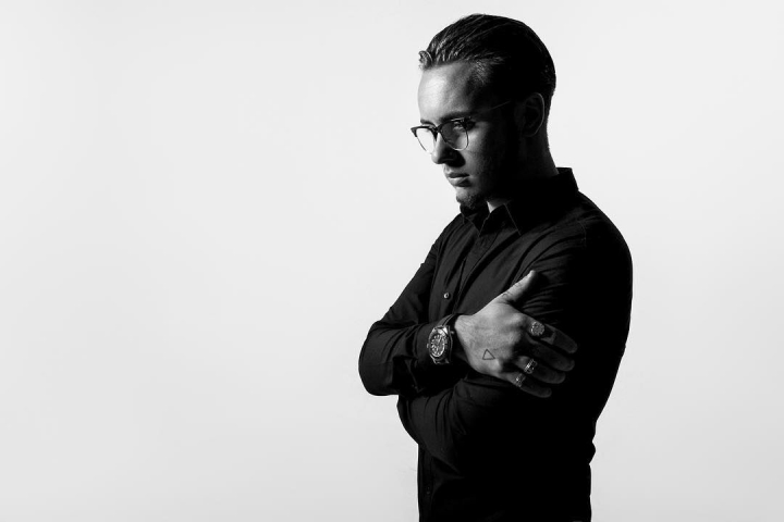 Roman Burlaca surprinde din nou. Regizorul a deschis primul hub de productie si promovare din Moldova. Afla ce isi propune sa ofere artistilor de la noi. „M-am inspirat din experienta care am avut-o pe piata romaneasca” - VIDEO Roman Burlaca surprinde din nou. Regizorul a deschis primul hub de productie si promovare din Moldova. Afla ce isi propune sa ofere artistilor de la noi. „M-am inspirat din experienta care am avut-o pe piata romaneasca” - VIDEO