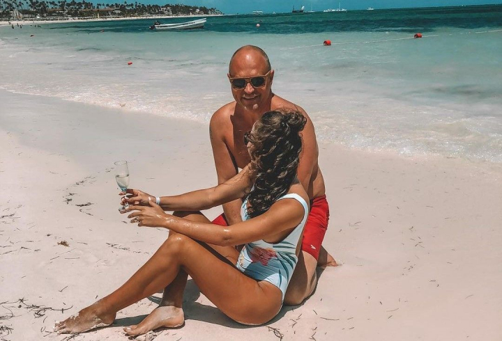 A calatorit in Dubai, in Thailanda, acum e in Republica Dominicana, insa cel mai mult isi doreste sa ajunga in Moldova. Corina Bezdiga Verlot: „Cea mai mare vacanta, unde mi-ar placea mie, e sa pot sa vin de Pasti, acasa la mama” - VIDEO A calatorit in Dubai, in Thailanda, acum e in Republica Dominicana, insa cel mai mult isi doreste sa ajunga in Moldova. Corina Bezdiga Verlot: „Cea mai mare vacanta, unde mi-ar placea mie, e sa pot sa vin de Pasti, acasa la mama” - VIDEO