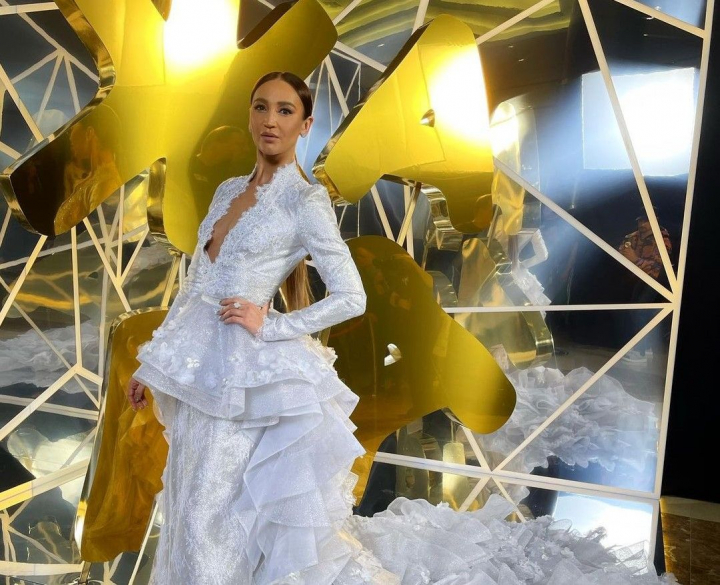 Olga Buzova - in lacrimi la un eveniment monden din Rusia. De emotii, a incurcat iesirea Olga Buzova - in lacrimi la un eveniment monden din Rusia. De emotii, a incurcat iesirea