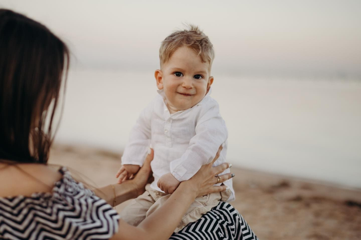 Este un adevarat luptator! Micutul Robert care sufera de amiotrofie spinala a facut primii pasi si a primit prima sa pereche de incaltaminte. Irina Grabazei: "Imi salta inima de bucurie cand privesc acest filmulet. Fiecare miscare se obtine extrem de greu" - VIDEO Este un adevarat luptator! Micutul Robert care sufera de amiotrofie spinala a facut primii pasi si a primit prima sa pereche de incaltaminte. Irina Grabazei: "Imi salta inima de bucurie cand privesc acest filmulet. Fiecare miscare se obtine extrem de greu" - VIDEO