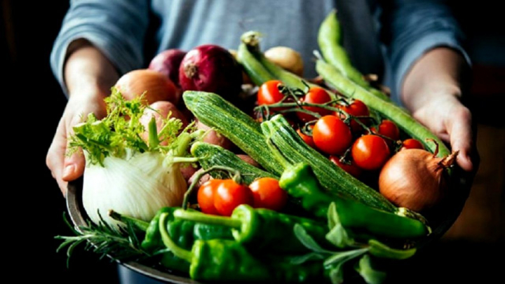 Daca tii post, e bine sa cunosti ce produse poti consuma ca sa ai o stare de sanatate buna. Ce spune medicul gastroenterolog: "Postul este o atitudine mentala, un exercitiu psiho-emotional si nu doar o restrictie alimentara" - VIDEO Daca tii post, e bine sa cunosti ce produse poti consuma ca sa ai o stare de sanatate buna. Ce spune medicul gastroenterolog: "Postul este o atitudine mentala, un exercitiu psiho-emotional si nu doar o restrictie alimentara" - VIDEO