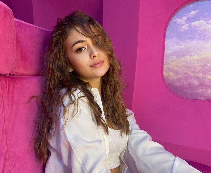 Iuliana Beregoi - milionara! Tanara interpreta a acumulat in doar cateva zile 1 milion de vizualizari la piesa "Ne iubim": "In ultimul timp este mult mai complicat sa ajungi in trending, pentru ca sunt doar manele" - VIDEO Iuliana Beregoi - milionara! Tanara interpreta a acumulat in doar cateva zile 1 milion de vizualizari la piesa "Ne iubim": "In ultimul timp este mult mai complicat sa ajungi in trending, pentru ca sunt doar manele" - VIDEO