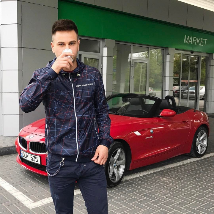 Un blogger de la noi are probleme cu politia. De ce masina lui Dan Ionita a fost evacuata si care a fost reactia lui - VIDEO Un blogger de la noi are probleme cu politia. De ce masina lui Dan Ionita a fost evacuata si care a fost reactia lui - VIDEO